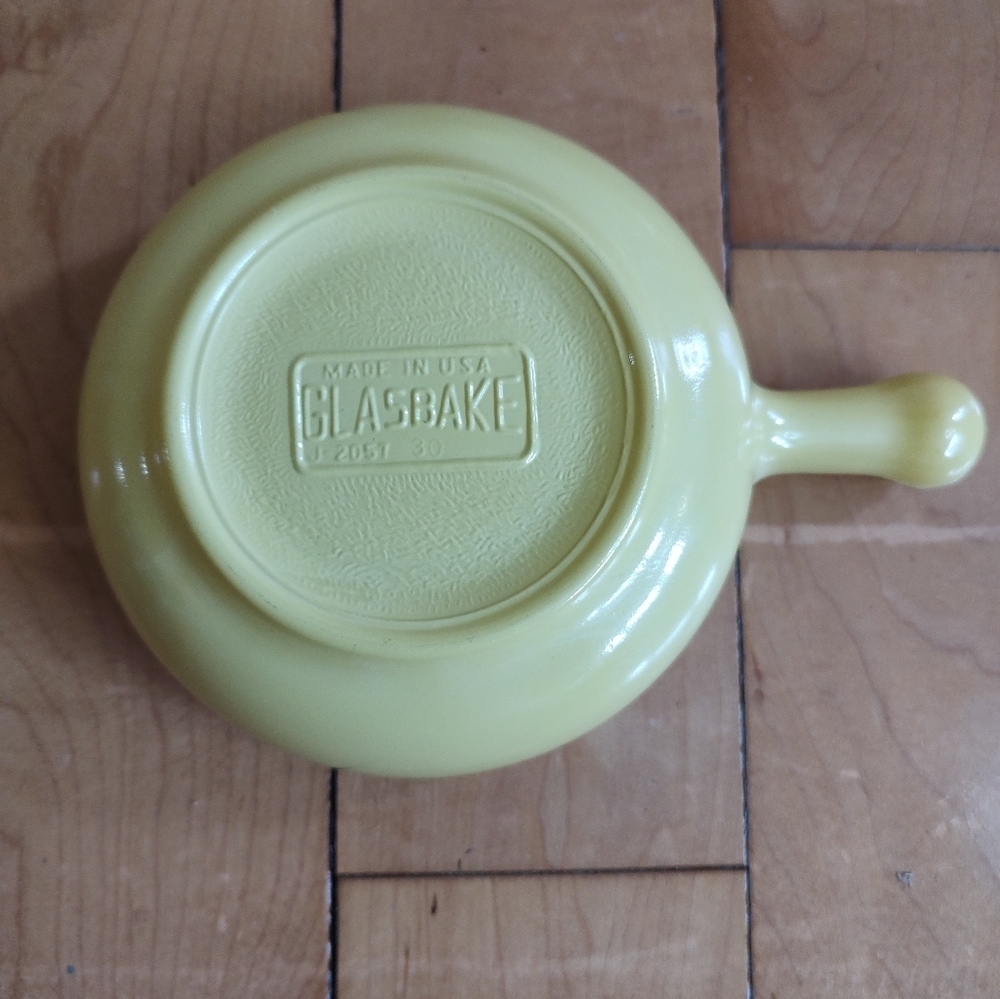Glasbake Set of 5 Milk Glass Pale Yellow and White Handle Soup Bowls - Picture 3 of 12